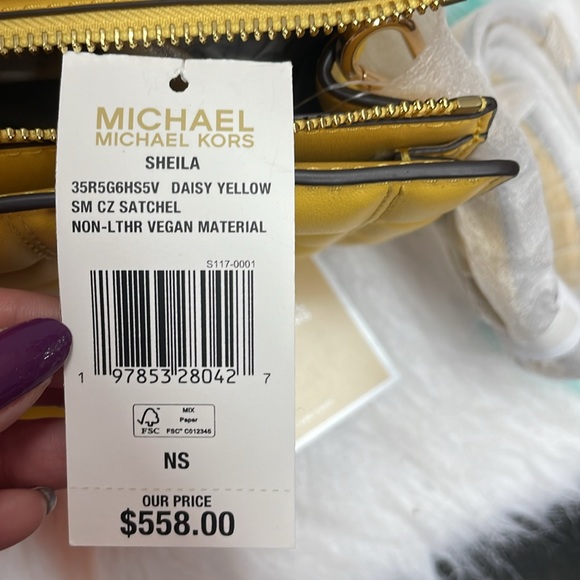 NWT Michael Kors ‘Sheila’ Small Center Zip Non-Leather Satchel - Picture 3 of 14